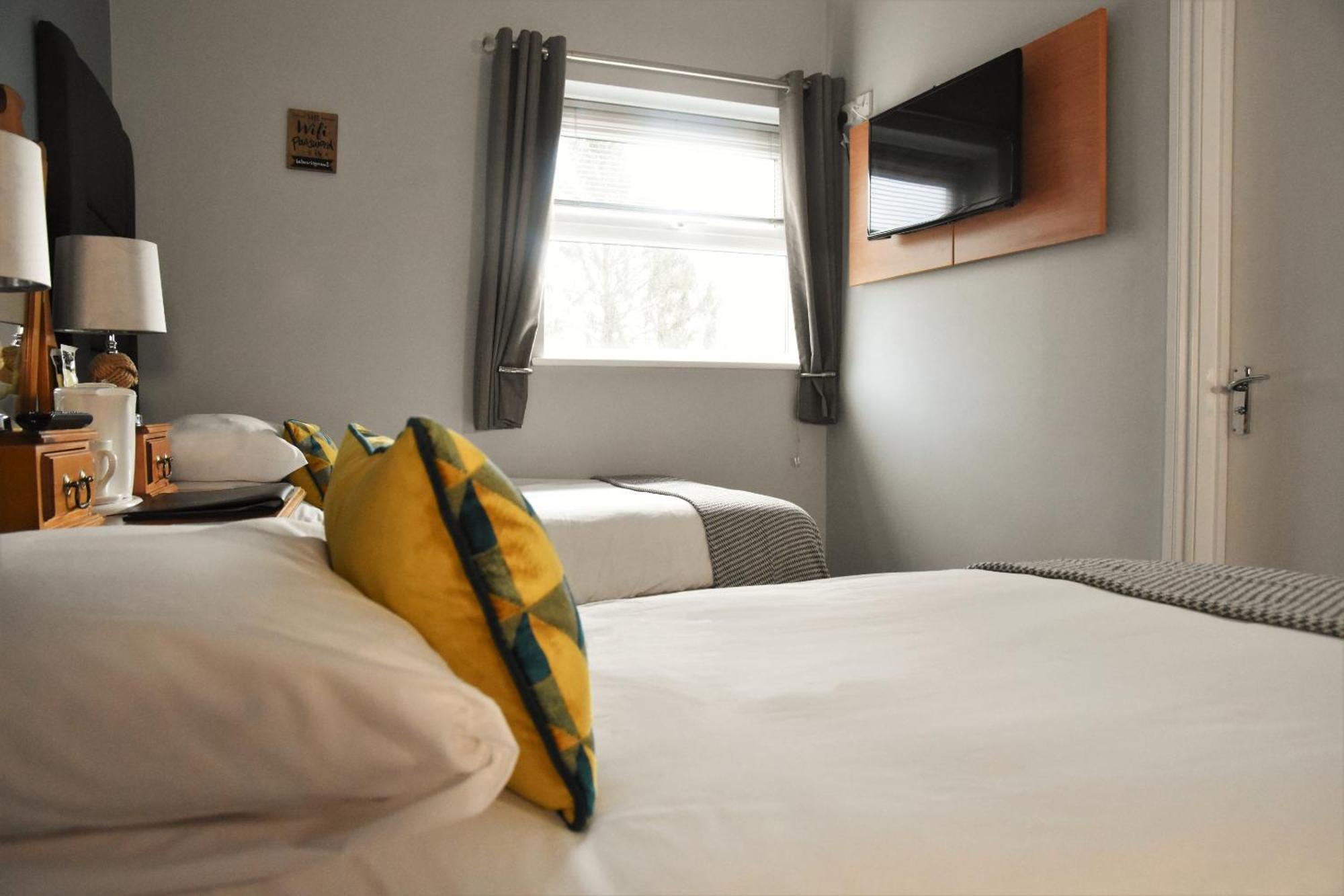 The Labouring Man Hotel Coldwaltham Szoba fotó